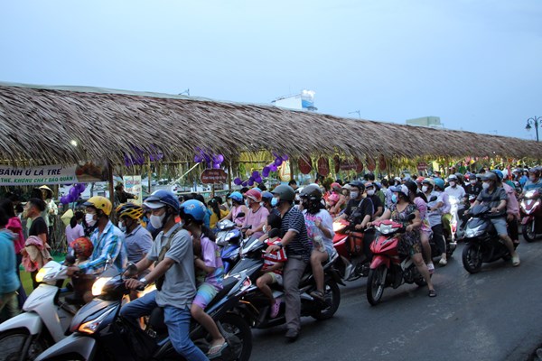 Đông đảo người dân đến với Tuần lễ trái cây “Trên bến, dưới thuyền” - Anh 13