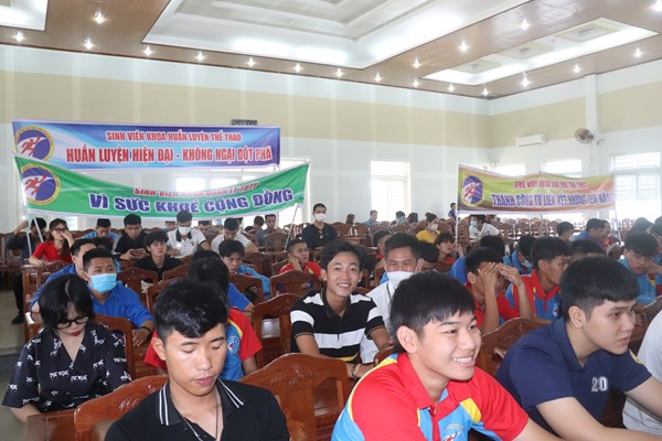 Đại học TDTT Đà Nẵng: Thúc đẩy tinh thần nghiên cứu, sáng tạo của sinh viên - Anh 1