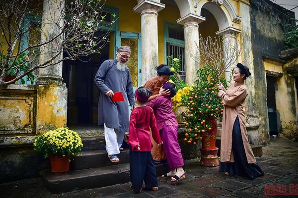 Nét đẹp văn hóa, ứng xử văn minh trong gia đình, dòng họ, khu dân cư: Phát huy giá trị truyền thống trong cuộc sống đương đại - Anh 1