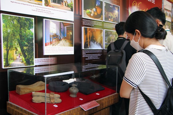 Khai mạc triển lãm “Về nơi lưu dấu chân Người