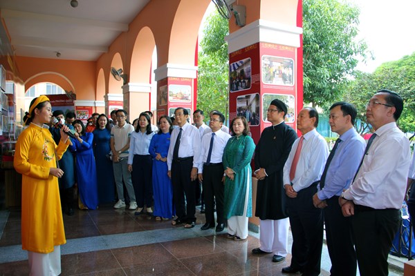 Khai mạc triển lãm “Về nơi lưu dấu chân Người