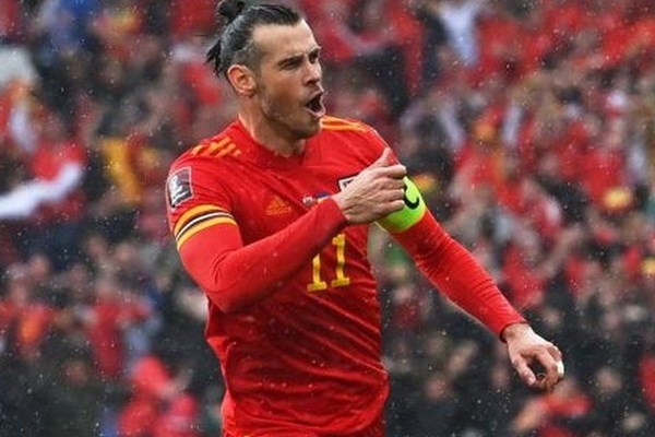 Đội tuyển Xứ Wales giành vé dự World Cup sau 64 năm - Anh 1