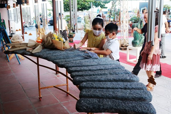 Khánh Hòa: Ngành “công nghiệp không khói” sôi động trở lại - Anh 2