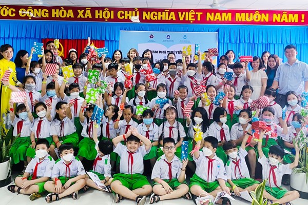 Kiên Giang sôi nổi chương trình “Khám phá Thư viện số Let’s Read” - Anh 2