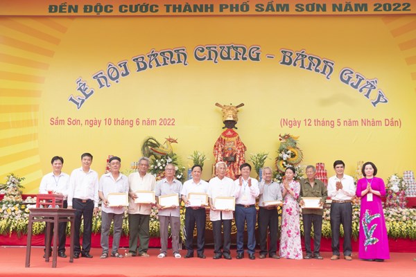 Đặc sắc Lễ hội bánh chưng, bánh giầy ở vùng biển Sầm Sơn - Anh 5
