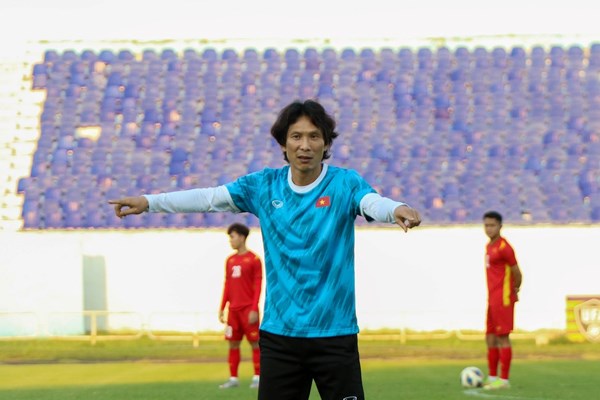 HLV Gong Oh-kyun: Tôi luôn mở lòng với các cầu thủ - Anh 1