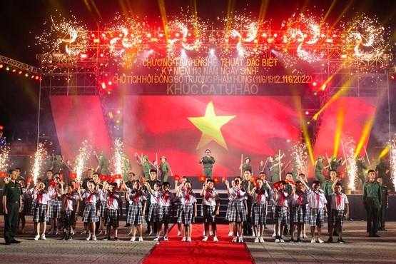 Chương trình nghệ thuật đặc biệt chào mừng kỷ niệm 110 năm Ngày sinh Chủ tịch HĐBT Phạm Hùng - Anh 1