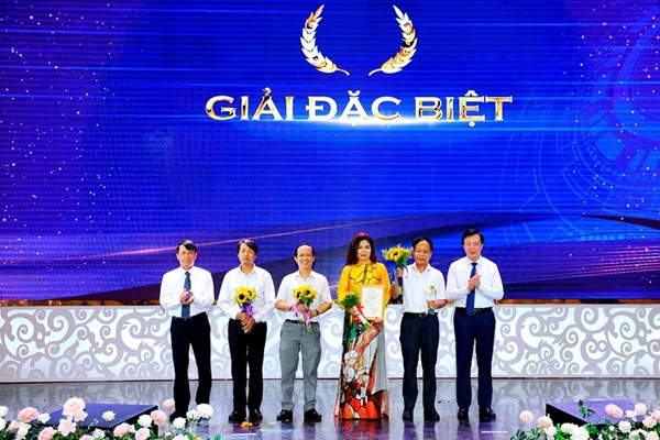 Báo chí đồng hành cùng với tỉnh Hải Dương vượt khó, tăng tốc - Anh 2