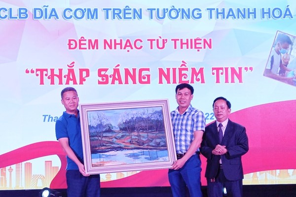 Đêm nhạc từ thiện “Thắp sáng niềm tin” vì bệnh nhân nghèo - Anh 1