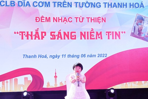 Đêm nhạc từ thiện “Thắp sáng niềm tin” vì bệnh nhân nghèo - Anh 2