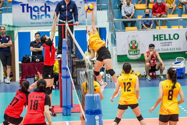 Bóng hồng trong Giải Bóng chuyền hạng A quốc gia - Anh 5