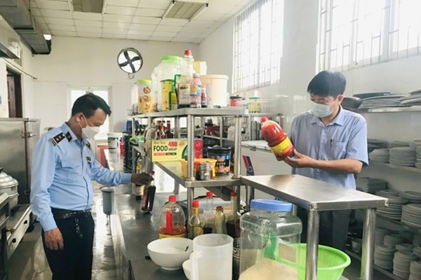Thanh Hóa thành lập 3 đoàn kiểm tra liên ngành an toàn thực phẩm mùa du lịch - Anh 1