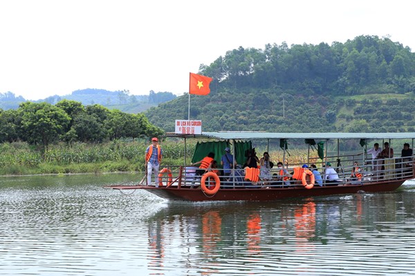 Lục Ngạn phấn đấu thu hút 1 triệu khách tham quan, trải nghiệm vào năm 2025 - Anh 3