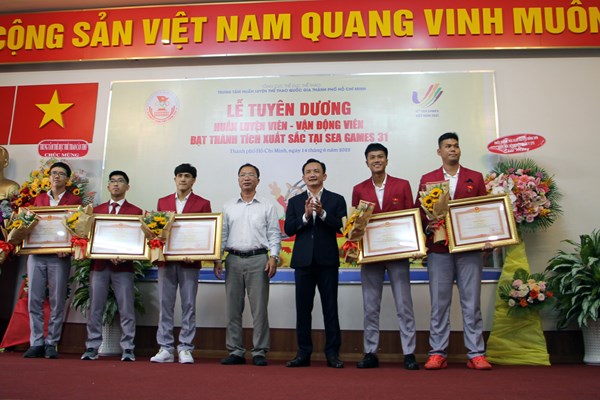 Trung tâm Huấn luyện thể thao quốc gia TP.HCM: Tuyên dương HLV, VĐV thành tích xuất sắc tại SEA Games 31 - Anh 4