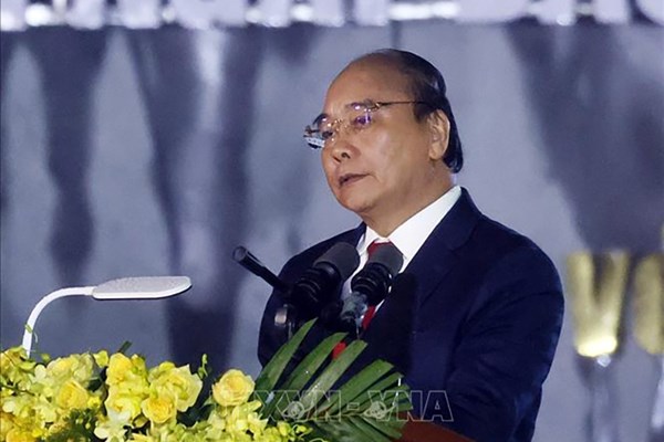 Xúc động với chương trình nghệ thuật “Xin nguyện cùng Người vươn tới mãi” - Anh 1