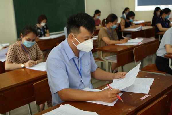 Quy chế tuyển sinh đại học 2022: Điểm ưu tiên không còn “đồng hạng” - Anh 1