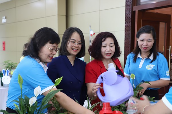 Phụ nữ Bắc Từ Liêm chung tay phòng chống rác thải nhựa - Anh 2