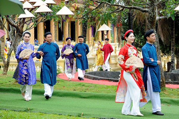 Dự án “Hãy nói tiếng nói người Việt trên thế giới” - Anh 1
