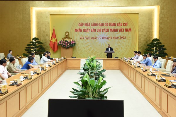 Thủ tướng: Người làm báo là một trong những lực lượng trên tuyến đầu trên các mặt trận - Anh 2