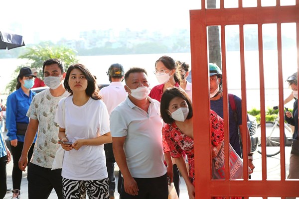 Thi sinh Ha Noi bat dau buoc vao ky thi lop 10 - Anh 4