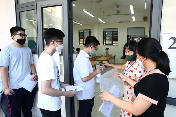 Thi sinh Ha Noi bat dau buoc vao ky thi lop 10 - Anh 13
