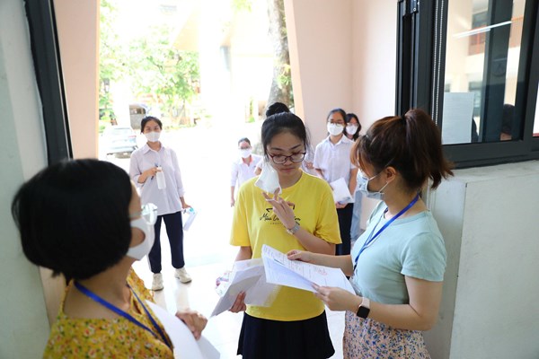Thi sinh Ha Noi bat dau buoc vao ky thi lop 10 - Anh 14