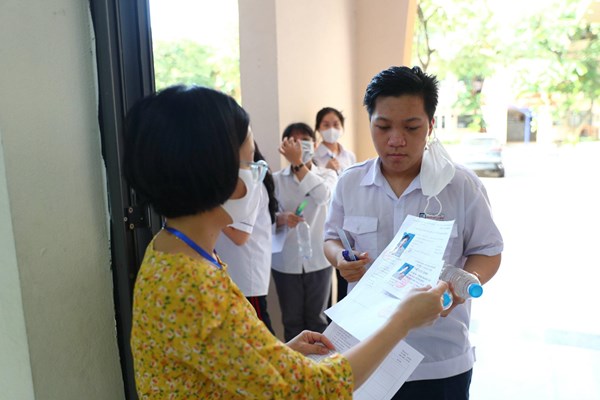 Thi sinh Ha Noi bat dau buoc vao ky thi lop 10 - Anh 17