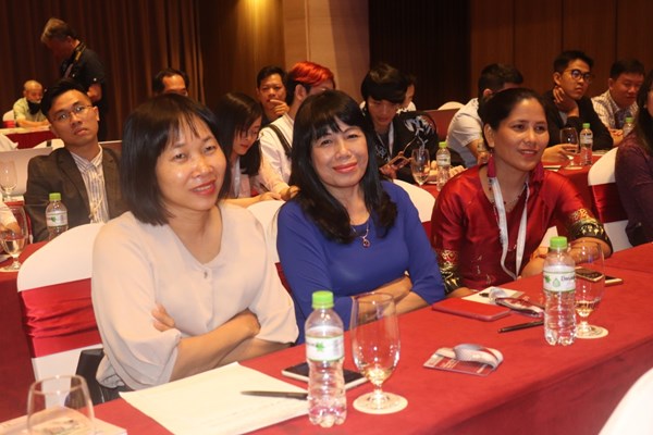 Bộ VHTTDL sẽ đồng hành cùng Hội Nhà văn và những cây bút trẻ để gặt hái thành quả xứng đáng trên “cánh đồng chữ nghĩa” - Anh 6