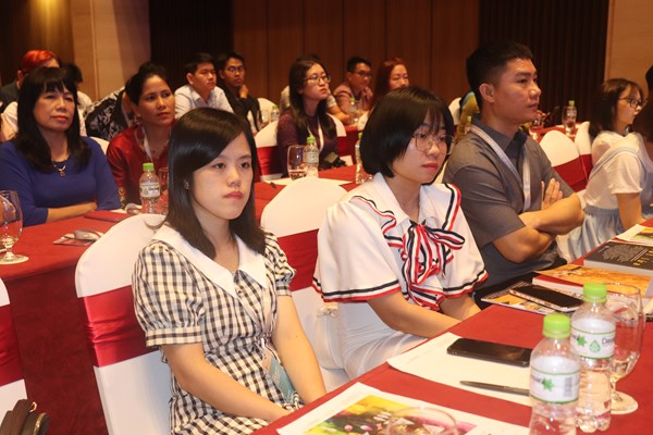 Bộ VHTTDL sẽ đồng hành cùng Hội Nhà văn và những cây bút trẻ để gặt hái thành quả xứng đáng trên “cánh đồng chữ nghĩa” - Anh 7