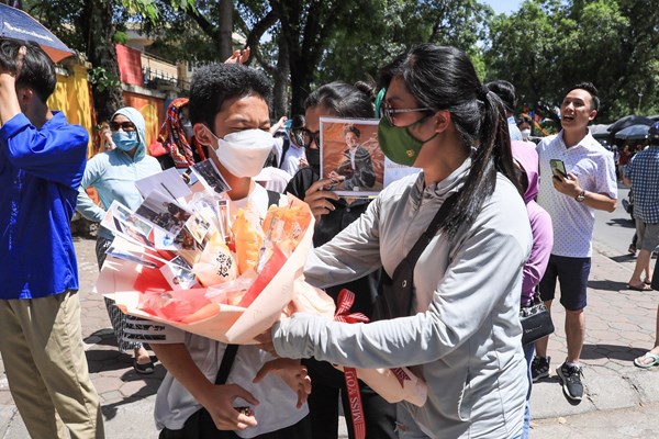 Kết thúc kỳ thi vào lớp 10 công lập: Môn toán không khó đạt điểm 8-9 - Anh 7