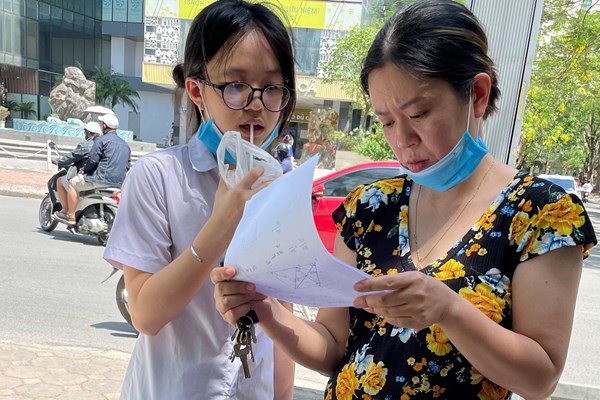 Kết thúc kỳ thi vào lớp 10 công lập: Môn toán không khó đạt điểm 8-9 - Anh 6