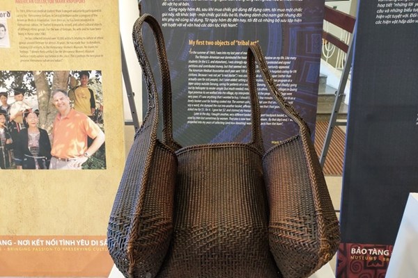 Bác sĩ Mỹ bén duyên với văn hóa Việt Nam - Anh 2