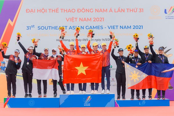 Chuyện về những cô gái đặc biệt - Anh 1