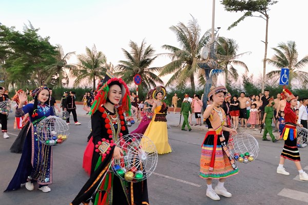 Đặc sắc Lễ hội Carnival Sầm Sơn 2022 - Anh 3