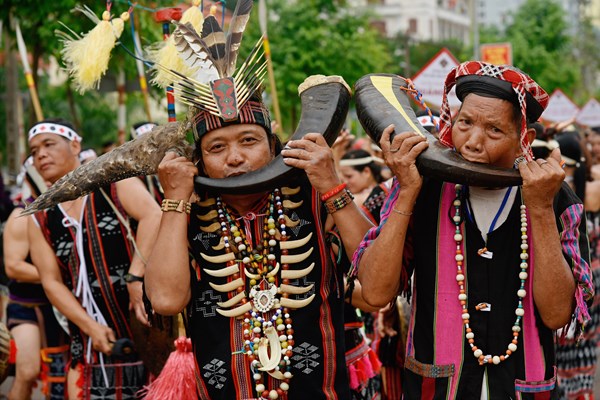 Lễ hội đường phố: Từ “Tây” đến... ta - Anh 1