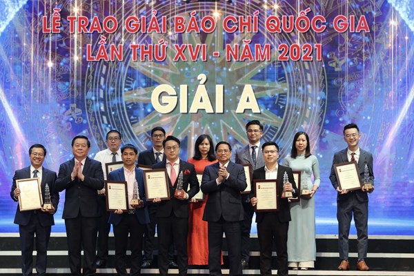 Mỗi tác phẩm báo chí sẽ mang sứ mệnh lan tỏa niềm tin... - Anh 2