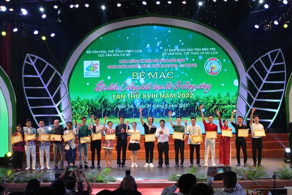 Bế mạc Hội diễn Tiếng hát hẹn hò 9 dòng sông - Anh 1
