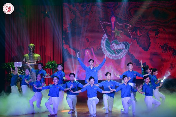 Phát huy tinh thần, trí tuệ của tuổi trẻ Trường Đại học Văn hóa Hà Nội - Anh 5