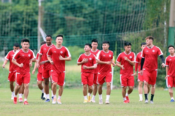 Chờ màn thể hiện của chủ nhà - Anh 1