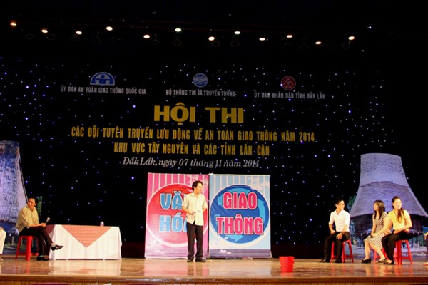 Phòng, chống vi phạm pháp luật trong hoạt động VHTTDL:Cầu nối đưa những hành lang pháp lý vào đời sống - Anh 2