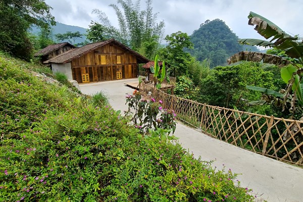 Ở ven rừng Phja Oắc có Hoài Khao - Anh 2