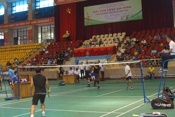 Khai mạc Giải cầu lông gia đình Điện Biên năm 2022 - Anh 1
