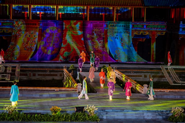 Đặc sắc chương trình nghệ thuật khai màn Tuần lễ Festival Huế 2022 - Anh 5