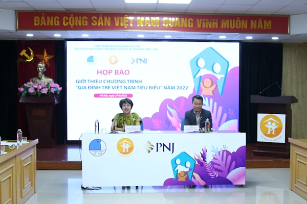 Vinh danh các gia đình trẻ tiêu biểu và đồng hành khởi nghiệp - Anh 1