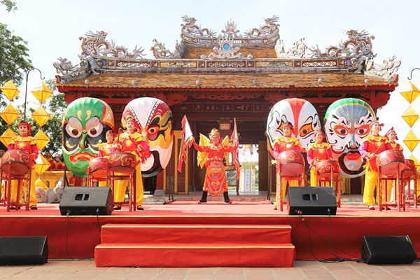 Lần đầu tiên quảng diễn và rước mặt nạ tuồng tại Festival Huế - Anh 9