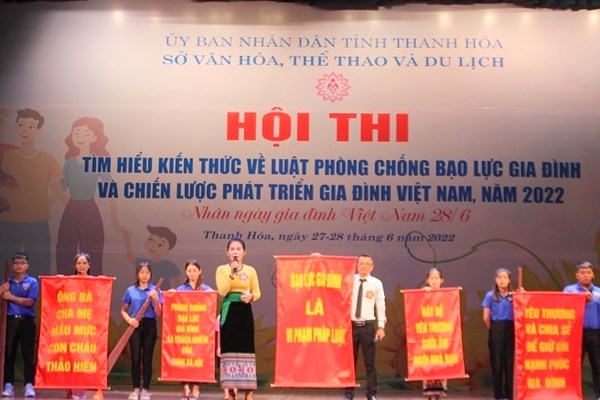 Thanh Hóa tổ chức hội thi tìm hiểu kiến thức về Luật Phòng, chống bạo lực gia đình - Anh 1