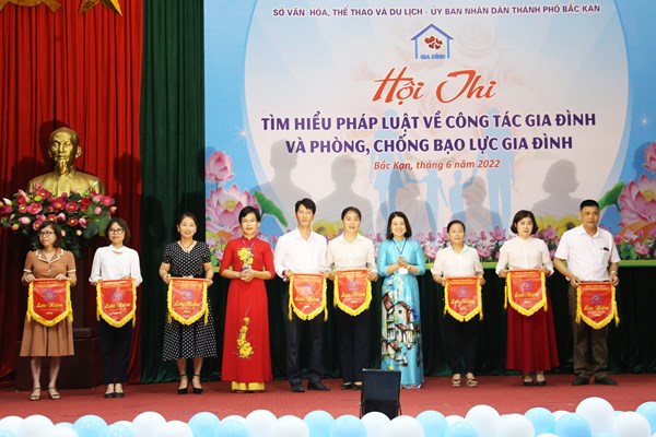 Bắc Kạn tổ chức hội thi tìm hiểu kiến thức pháp luật về gia đình - Anh 1
