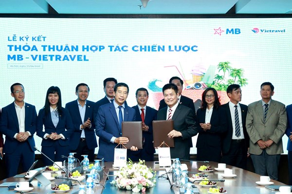 Các doanh nghiệp lớn bắt tay kích cầu du lịch - Anh 1