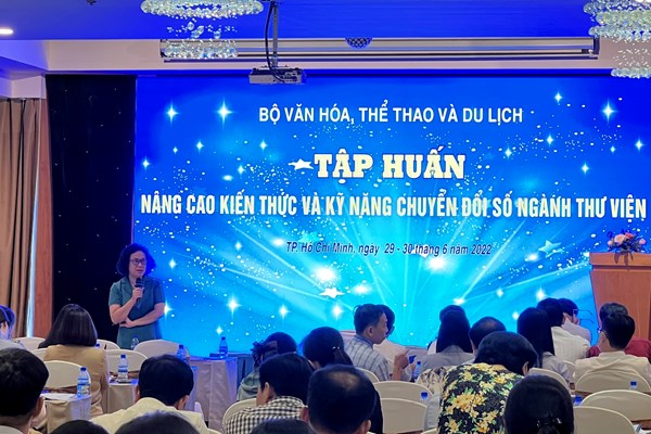 Nâng cao kiến thức và kỹ năng chuyển đổi số ngành thư viện - Anh 1