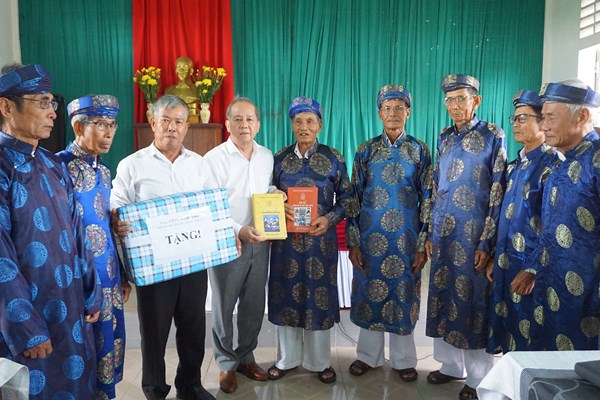 Huế: Giữ gìn bản sắc văn hóa làng trong xây dựng nông thôn mới văn minh - Anh 3